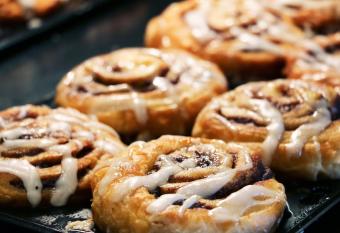 Holiday Inn Express & Suites Fort Payne By IHG allows 18 year olds to book a room