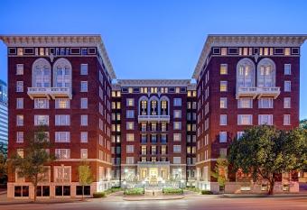 Hampton Inn & Suites Birmingham-Downtown-Tutwiler has Balcony rooms