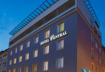 Hotel Central allows 18 year olds to book a room