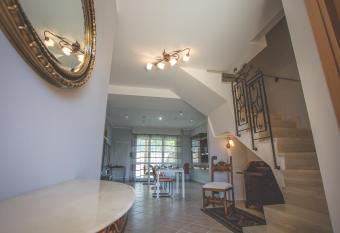 Villa Mal   has Balcony rooms