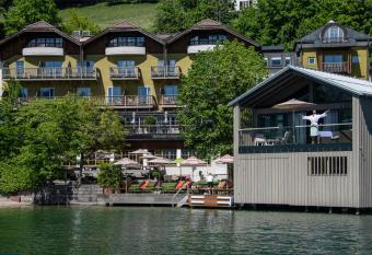 Cortisen am See - Adults only allows 18 year olds to book a room