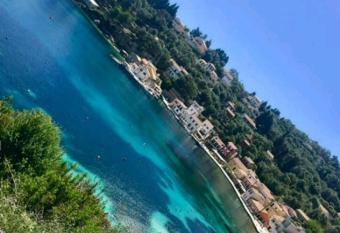 Spyros Aronis Apartments has Smoking/Balcony rooms