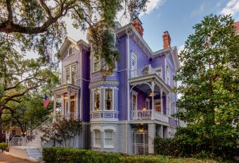 Amethyst Garden allows 18 year olds to book a room