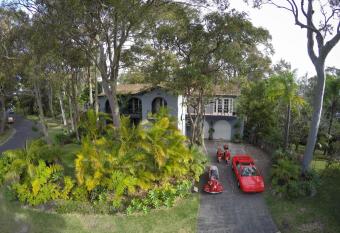 Palm Beach Bed & Breakfast has Balcony rooms