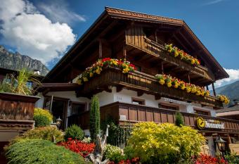 Das kleine, feine SONNWEND has Balcony rooms