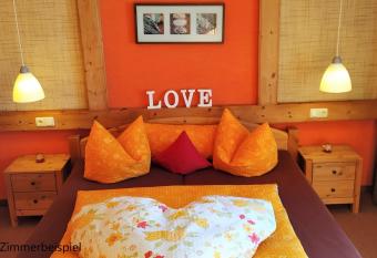 Landhaus Panorama has Balcony rooms