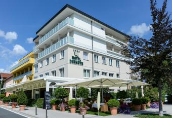 Dermuth Hotels     Hotel Dermuth P  rtschach has Balcony rooms