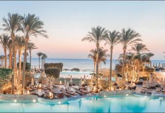 The Makadi Spa Hotel - Couples Only 18 Years Plus allows 18 year olds to book a room