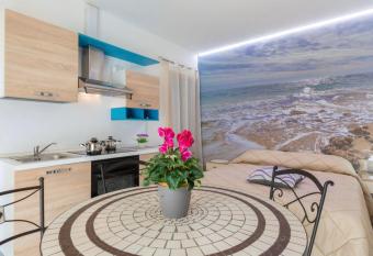 Le Stanze del Sole has Balcony rooms