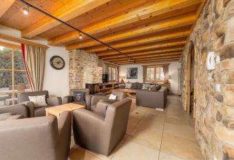 AvenidA Panorama Chalet by Alpin Rentals has Balcony rooms