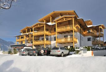 AvenidA Style Appartements by Alpin Rentals has Balcony rooms