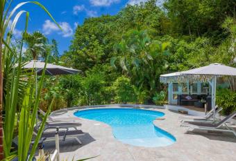 Carre Royal has Balcony rooms