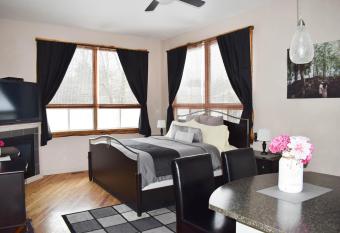 Etherington Suites has Balcony rooms