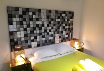 Villa Eden Rock allows 18 year olds to book a room