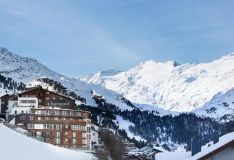 Hotel Bergwelt has Balcony rooms
