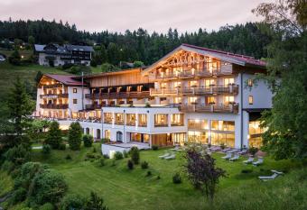 Inntaler Hof has Balcony rooms