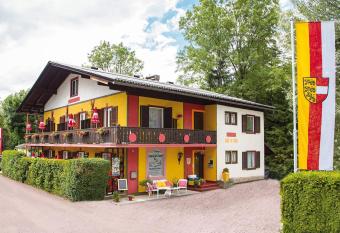 Pension Stissen Haus am See has Balcony rooms