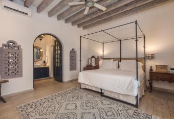 Casa Delphine allows 18 year olds to book a room