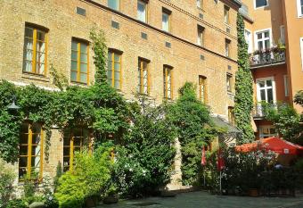 Hotel Fabrik Wien allows 18 year olds to book a room