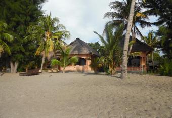 Sea World Club Beach Resort & Dive Center has Balcony rooms