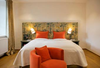 Hotel Schloss Gabelhofen has Balcony rooms