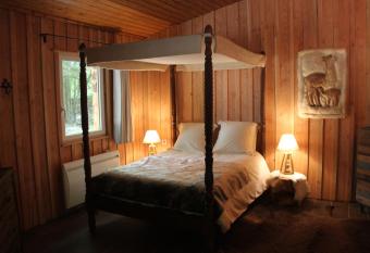 L isba des bois, hors du temps has Balcony rooms