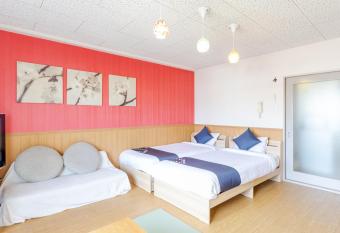 Sakura Guest House has Balcony rooms