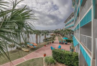 Carillon Beach Inn II has Balcony rooms