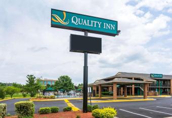 Quality Inn Manassas has Smoking rooms