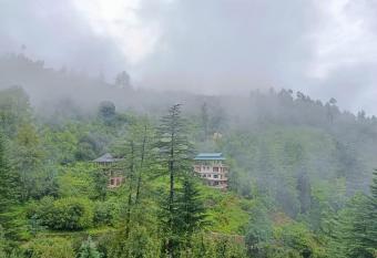 The Dog on the Hill has Smoking/Balcony rooms