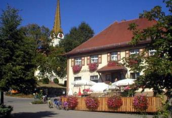 Gasthof zum Goldenen Kreuz allows 18 year olds to book a room