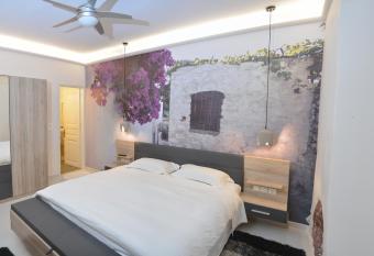 Paradiso has Balcony rooms