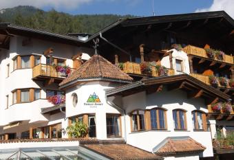 Family Apart Stubai has Balcony rooms