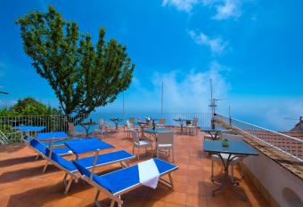 L Incanto has Balcony rooms