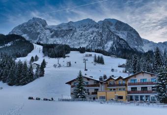 Gasthaus-Landhotel Traunstein has Balcony rooms