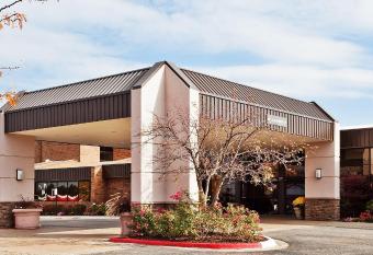 Sheraton Grand Rapids Airport Hotel has Balcony rooms