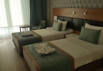 Hotel Kabacam Aydin allows 18 year olds to book a room