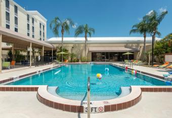 Holiday Inn Melbourne-Viera Conference Ctr By IHG allows 18 year olds to book a room