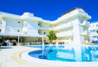 Pela Sofia allows 18 year olds to book a room