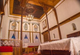 Old Bazaar 1790 has Balcony rooms