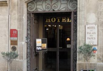 H  tel du Palais des Papes allows 18 year olds to book a room