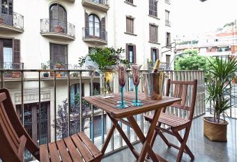 Apartment Barcelona Rentals - Sarria Apartments Near Center has Balcony rooms