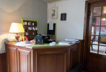 La Tete Noire allows 18 year olds to book a room