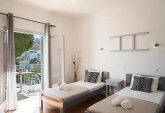 Three Seasons has Balcony rooms