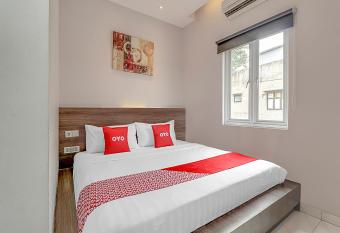 OYO Flagship 90726 The Regia Cihampelas Hotel Bandung allows 18 year olds to book a room