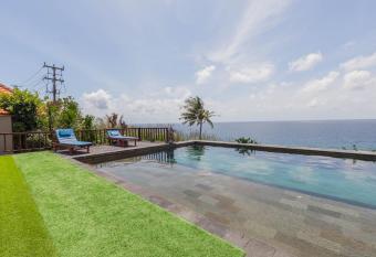 Manta Cottages with Sea View has Balcony rooms