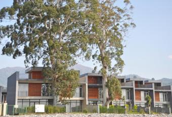 Seaside cottages has Smoking rooms