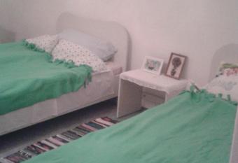 Duna-Lak Vend  gh  z allows 18 year olds to book a room