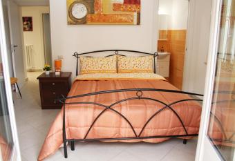 Stella has Balcony rooms