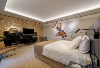 Artagonist Art Hotel has Balcony rooms